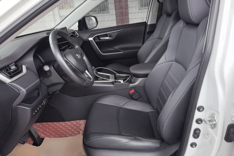 Used Toyota Wildlander 2023 Dual-Motor 2.5L E-CVT Two-Wheel Drive Luxury PLUS Edition Left Front Seat