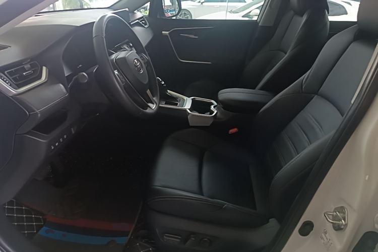 Used Toyota Wildlander 2023 2.0L CVT Two-Wheel Drive Luxury PLUS Edition Left Front Seat