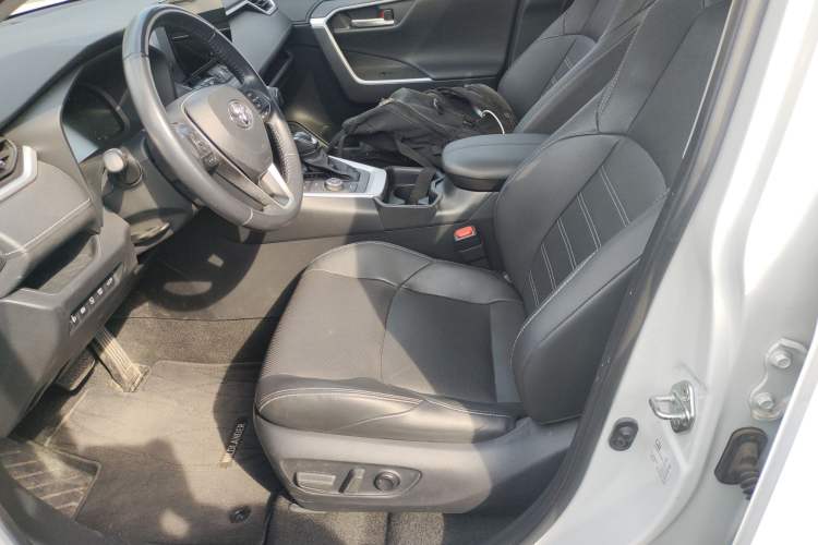 Used Toyota Wildlander 2023 Dual-Motor 2.5L E-CVT Four-Wheel Drive Prestige Edition Left Front Seat