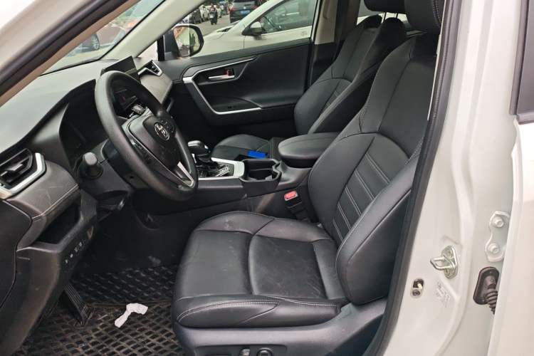 Used Toyota Wildlander 2023 2.0L CVT Two-Wheel Drive Luxury PLUS Edition Left Front Seat