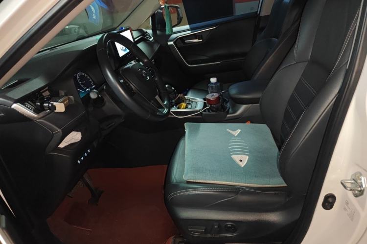 Used Toyota Wildlander 2023 Dual-Motor 2.5L E-CVT Two-Wheel Drive Luxury PLUS Edition Left Front Seat