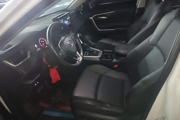 Used Toyota Wildlander 2023 2.0L CVT Two-Wheel Drive Urban Edition Left Front Seat