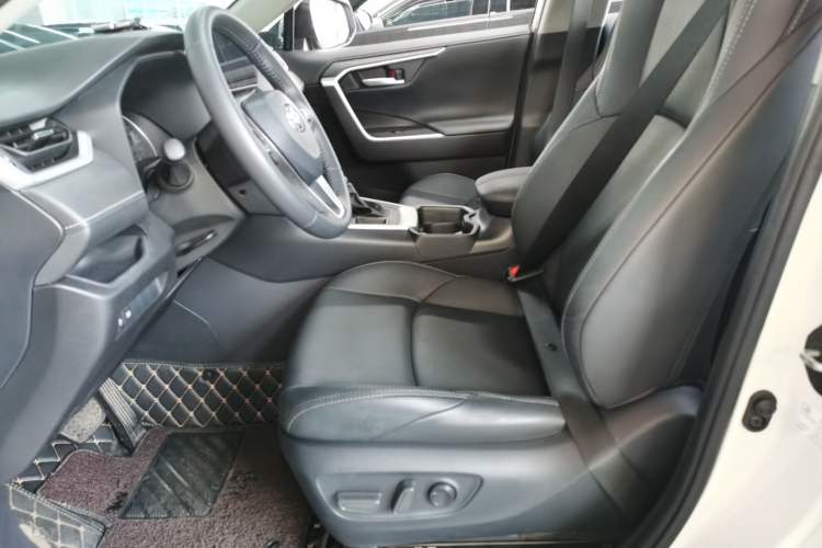 Used Toyota Wildlander 2023 2.0L CVT Two-Wheel Drive Urban Edition Left Front Seat