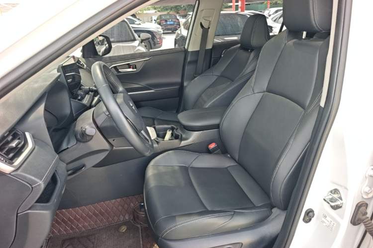Used Toyota Wildlander 2023 2.0L CVT Two-Wheel Drive Urban Edition Left Front Seat