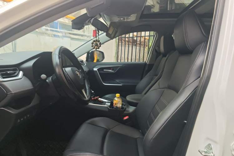 Used Toyota Wildlander 2023 2.0L CVT Two-Wheel Drive Luxury PLUS Edition Left Front Seat