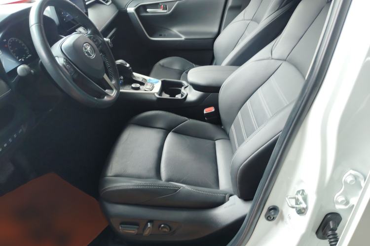 Used Toyota Wildlander 2023 Dual-Motor 2.5L E-CVT Four-Wheel Drive Prestige Edition Left Front Seat