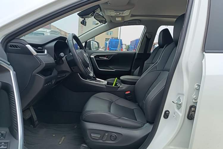 Used Toyota Wildlander 2023 2.0L CVT Four-Wheel Drive Luxury PLUS Edition Left Front Seat