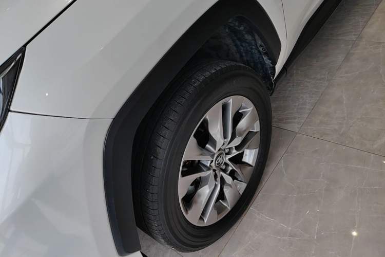 Used Toyota Wildlander 2023 2.0L CVT Two-Wheel Drive Leading Edition Left Front Wheel Hub