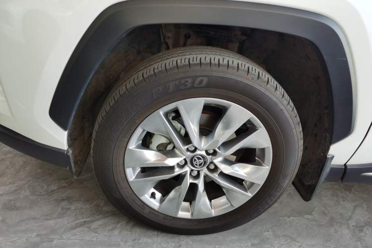Used Toyota Wildlander 2023 2.0L CVT Two-Wheel Drive Urban Edition Left Front Wheel Hub