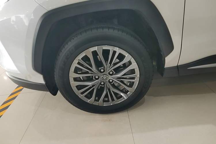 Used Toyota Wildlander 2023 Dual-Motor 2.5L E-CVT Four-Wheel Drive Prestige Edition Left Front Wheel Hub