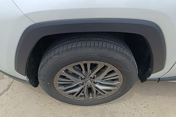 Used Toyota Wildlander 2023 2.0L CVT Four-Wheel Drive Luxury PLUS Edition Left Front Wheel Hub