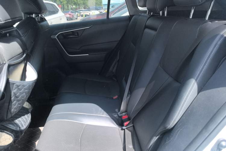 Used Toyota Wildlander 2023 2.0L CVT Two-Wheel Drive Leading Edition Left Rear Seat