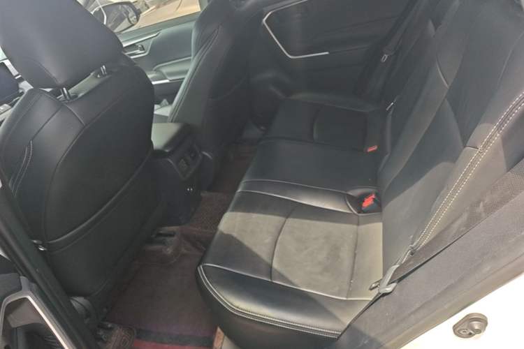 Used Toyota Wildlander 2023 2.0L CVT Two-Wheel Drive Leading Edition Left Rear Seat