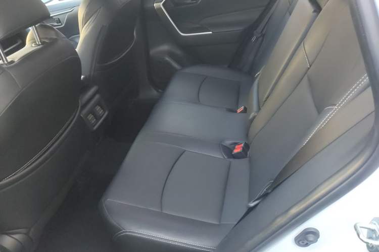 Used Toyota Wildlander 2023 2.0L CVT Two-Wheel Drive Leading Edition Left Rear Seat