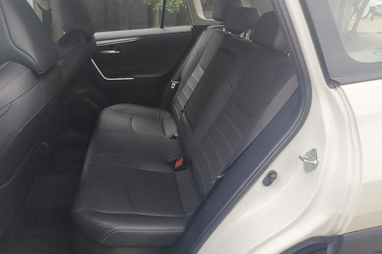 Used Toyota Wildlander 2023 Dual-Motor 2.5L E-CVT Four-Wheel Drive Prestige Edition Left Rear Seat