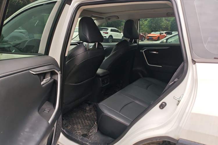 Used Toyota Wildlander 2023 2.0L CVT Two-Wheel Drive Luxury PLUS Edition Left Rear Seat