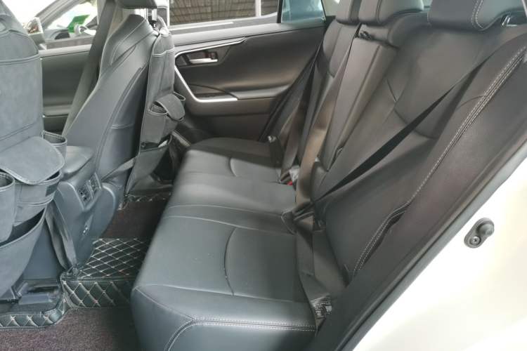 Used Toyota Wildlander 2023 2.0L CVT Two-Wheel Drive Urban Edition Left Rear Seat