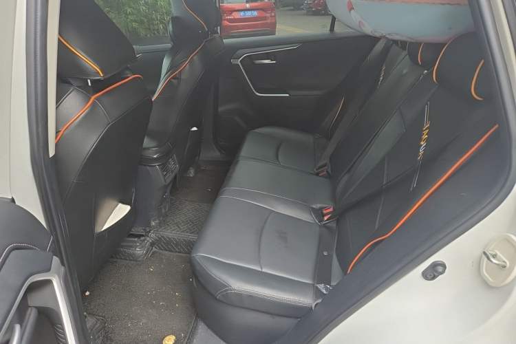Used Toyota Wildlander 2023 Dual-Engine 2.5L E-CVT Two-Wheel Drive Urban Edition Left Rear Seat