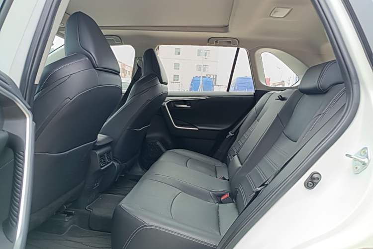 Used Toyota Wildlander 2023 2.0L CVT Four-Wheel Drive Luxury PLUS Edition Left Rear Seat