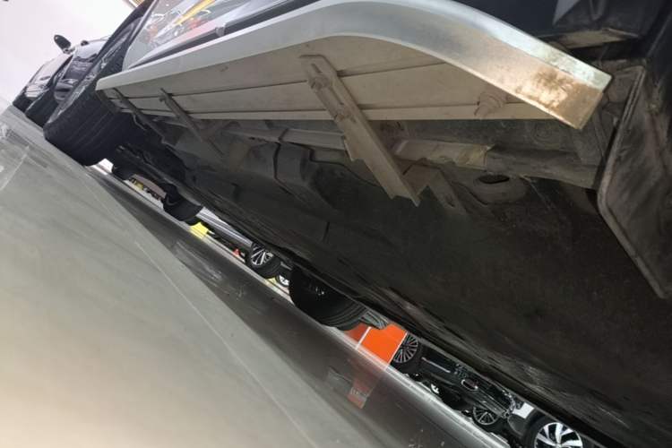 Used Toyota Wildlander 2023 2.0L CVT Two-Wheel Drive Luxury PLUS Edition Left Side Sill
