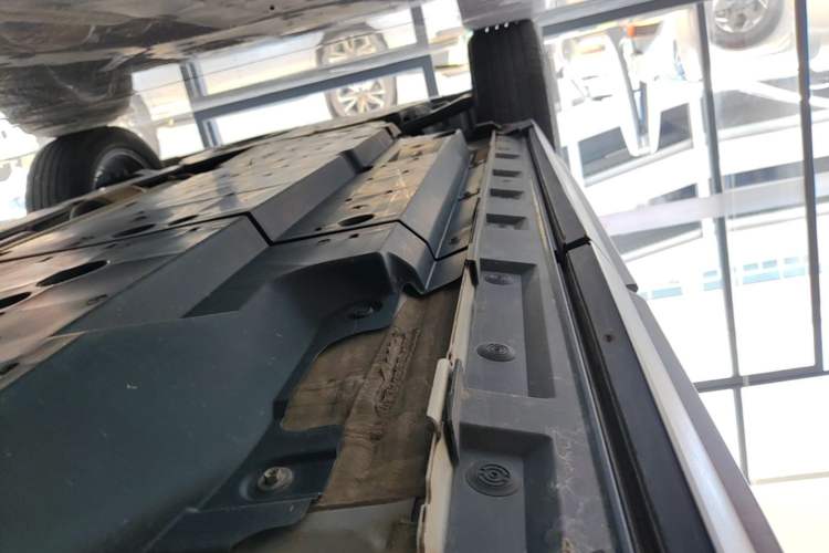 Used Toyota Wildlander 2023 2.0L CVT Two-Wheel Drive Leading Edition Left Side Sill