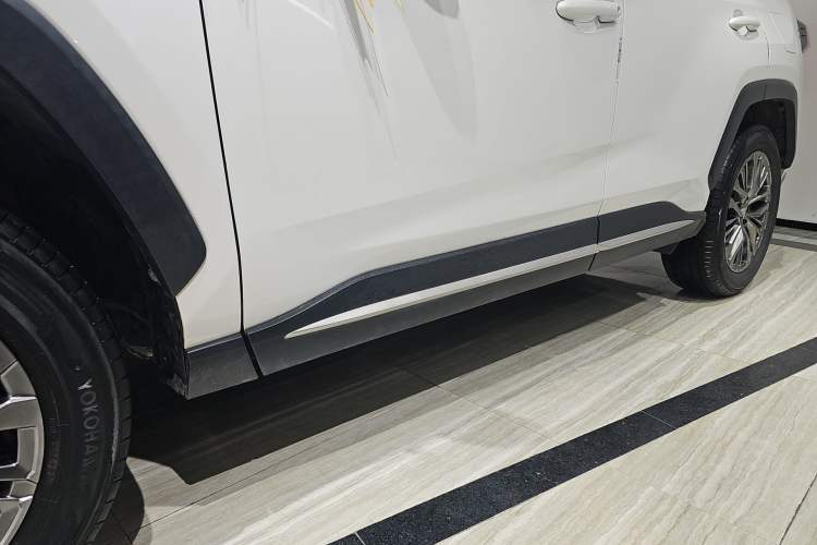 Used Toyota Wildlander 2023 2.0L CVT Four-Wheel Drive Luxury PLUS Edition Left Side Sill
