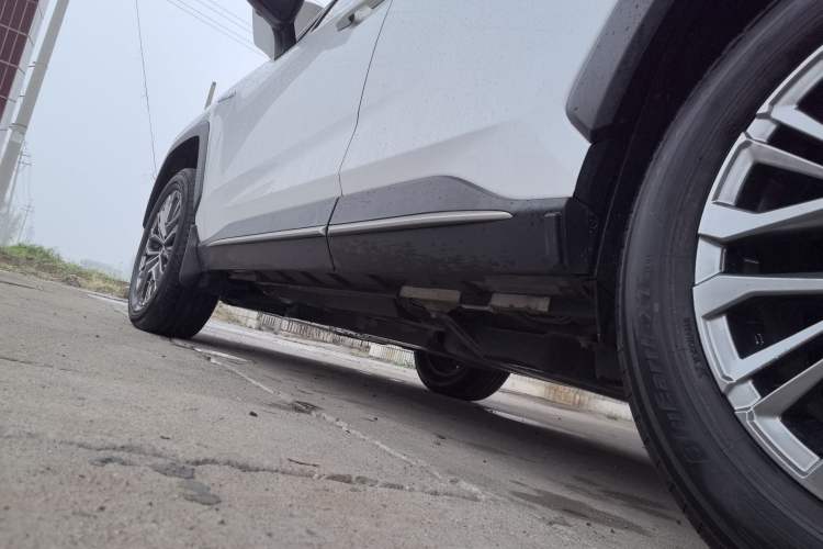 Used Toyota Wildlander 2023 Dual-Motor 2.5L E-CVT Two-Wheel Drive Luxury PLUS Edition Left Side Sill