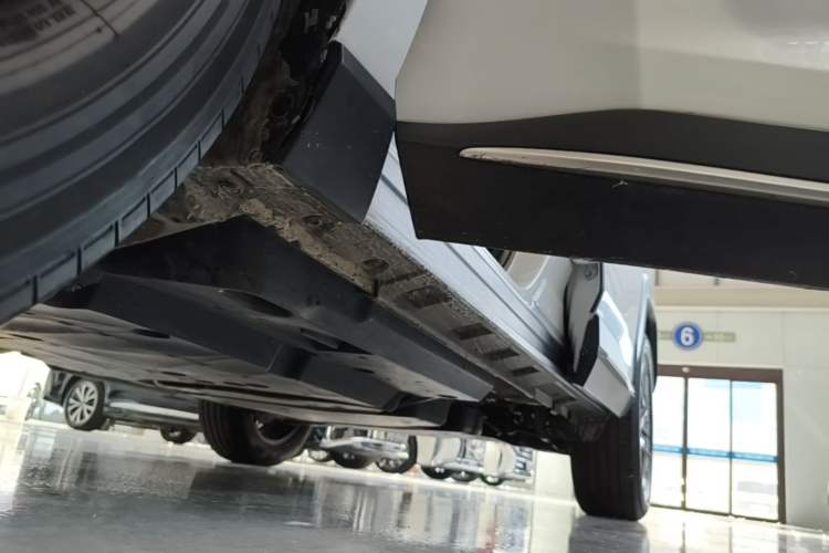 Used Toyota Wildlander 2023 Dual-Motor 2.5L E-CVT Two-Wheel Drive Luxury PLUS Edition Left Side Sill