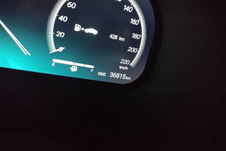 Used Toyota Wildlander 2023 Dual-Motor 2.5L E-CVT Two-Wheel Drive Luxury PLUS Edition Odometer Close Up