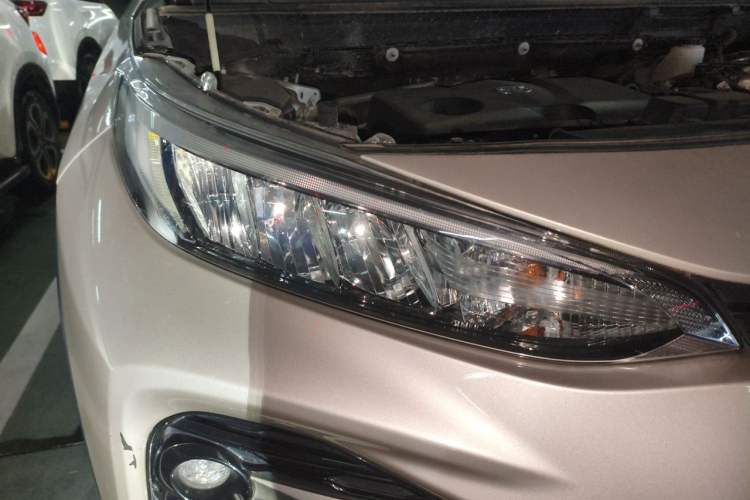 Used Toyota Wildlander 2023 2.0L CVT Two-Wheel Drive Urban Edition Right Front Headlight