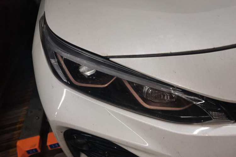 Used Toyota Wildlander 2023 2.0L CVT Two-Wheel Drive Luxury PLUS Edition Right Front Headlight