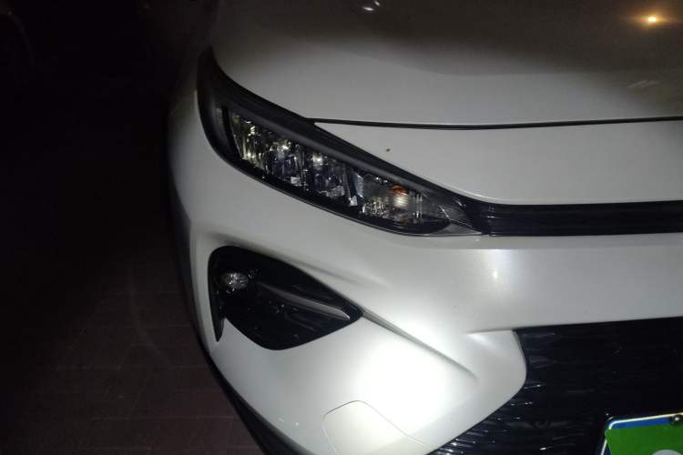 Used Toyota Wildlander 2023 2.0L CVT Two-Wheel Drive Urban Edition Right Front Headlight
