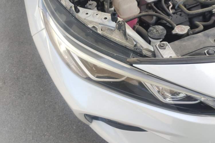 Used Toyota Wildlander 2023 Dual-Motor 2.5L E-CVT Four-Wheel Drive Prestige Edition Right Front Headlight
