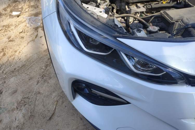 Used Toyota Wildlander 2023 2.0L CVT Two-Wheel Drive Luxury PLUS Edition Right Front Headlight
