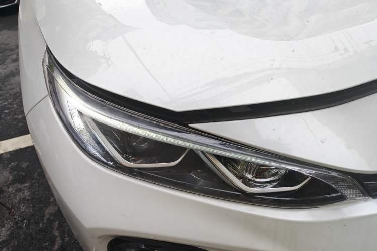 Used Toyota Wildlander 2023 Dual-Motor 2.5L E-CVT Two-Wheel Drive Luxury PLUS Edition Right Front Headlight