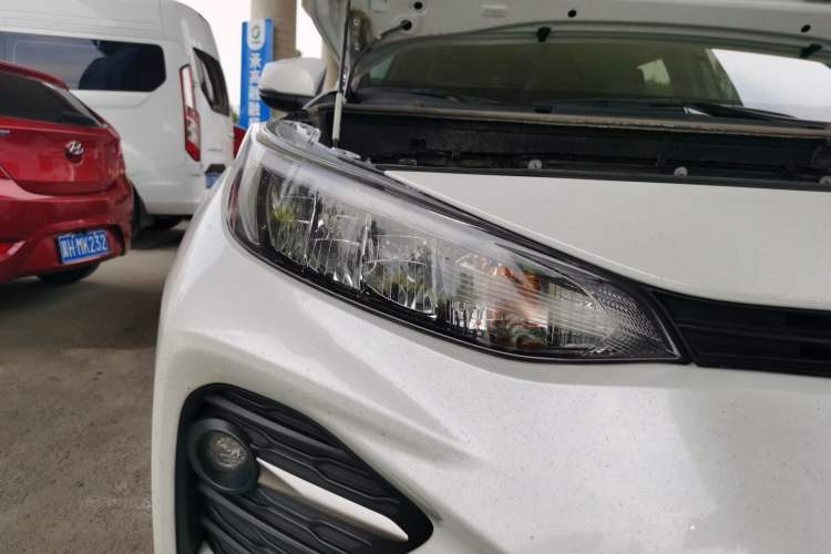 Used Toyota Wildlander 2023 2.0L CVT Two-Wheel Drive Leading Edition Right Front Headlight
