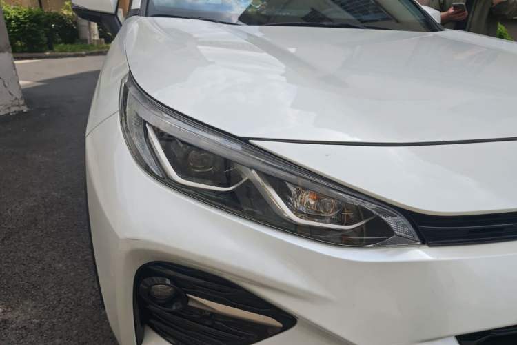 Used Toyota Wildlander 2023 2.0L CVT Two-Wheel Drive Luxury PLUS Edition Right Front Headlight