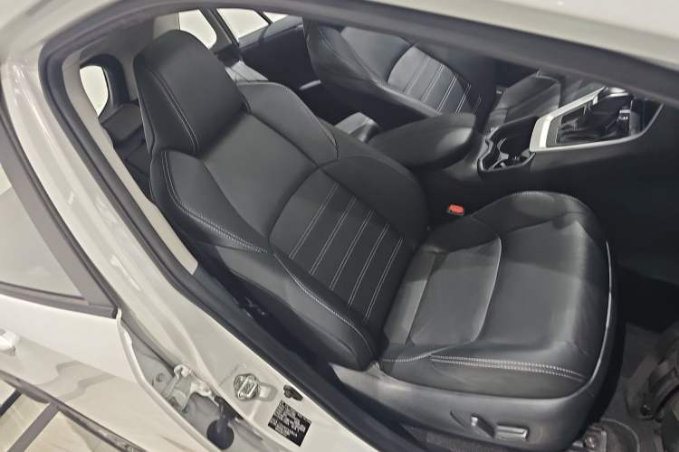 Used Toyota Wildlander 2023 2.0L CVT Four-Wheel Drive Luxury PLUS Edition Right Front Seat
