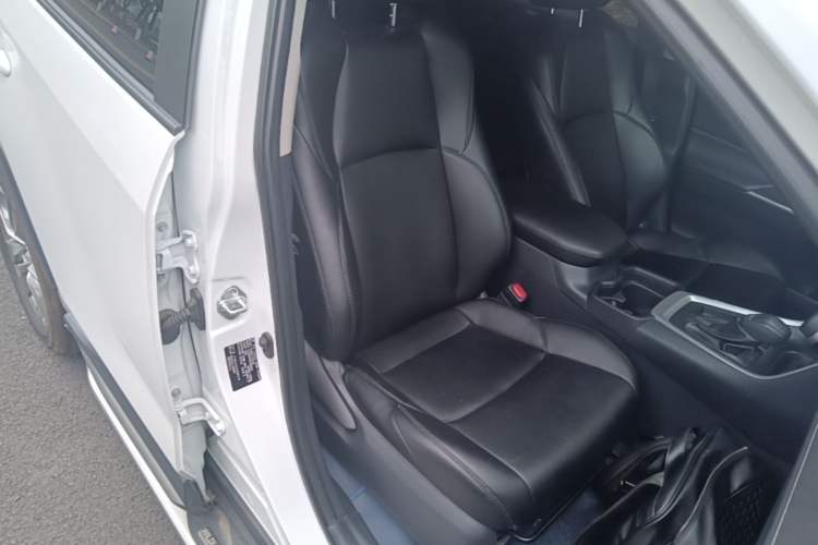 Used Toyota Wildlander 2023 2.0L CVT Two-Wheel Drive Leading Edition Right Front Seat
