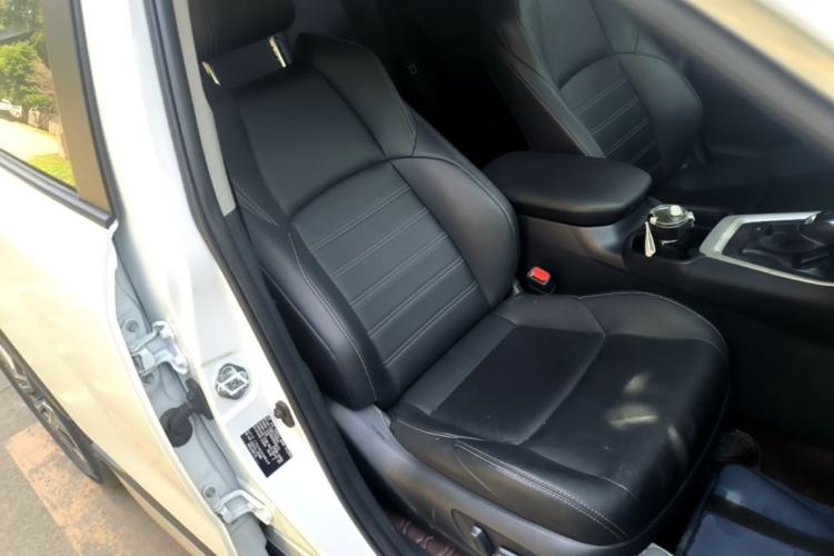 Used Toyota Wildlander 2023 Dual-Motor 2.5L E-CVT Two-Wheel Drive Luxury PLUS Edition Right Front Seat