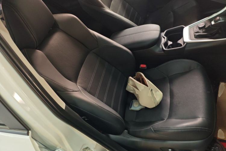 Used Toyota Wildlander 2023 Dual-Motor 2.5L E-CVT Four-Wheel Drive Prestige Edition Right Front Seat
