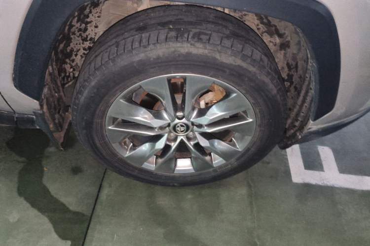 Used Toyota Wildlander 2023 2.0L CVT Two-Wheel Drive Urban Edition Right Front Wheel Hub