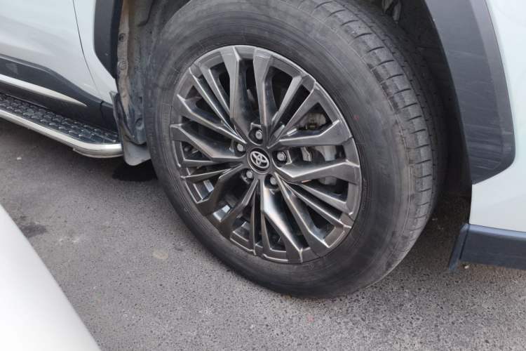 Used Toyota Wildlander 2023 Dual-Motor 2.5L E-CVT Two-Wheel Drive Luxury PLUS Edition Right Front Wheel Hub