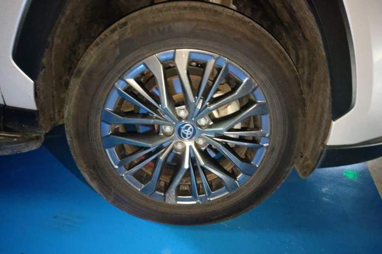 Used Toyota Wildlander 2023 2.0L CVT Four-Wheel Drive Luxury PLUS Edition Right Front Wheel Hub