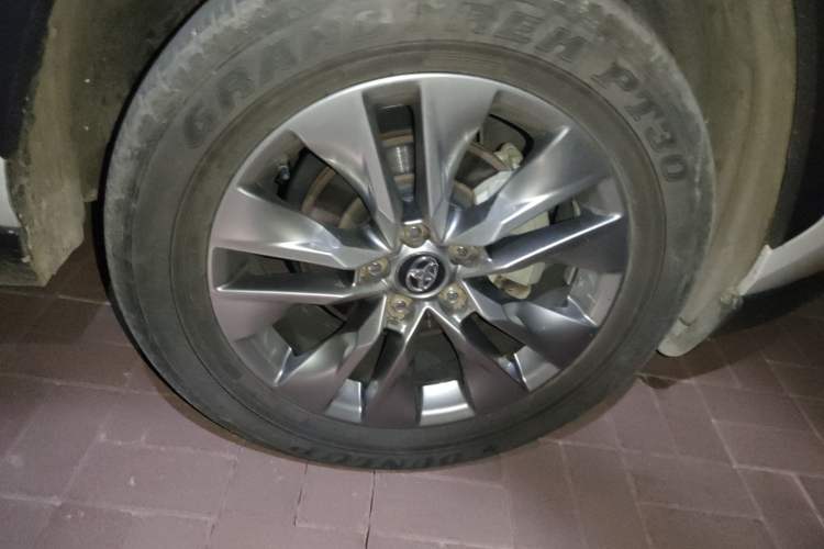 Used Toyota Wildlander 2023 2.0L CVT Two-Wheel Drive Urban Edition Right Front Wheel Hub