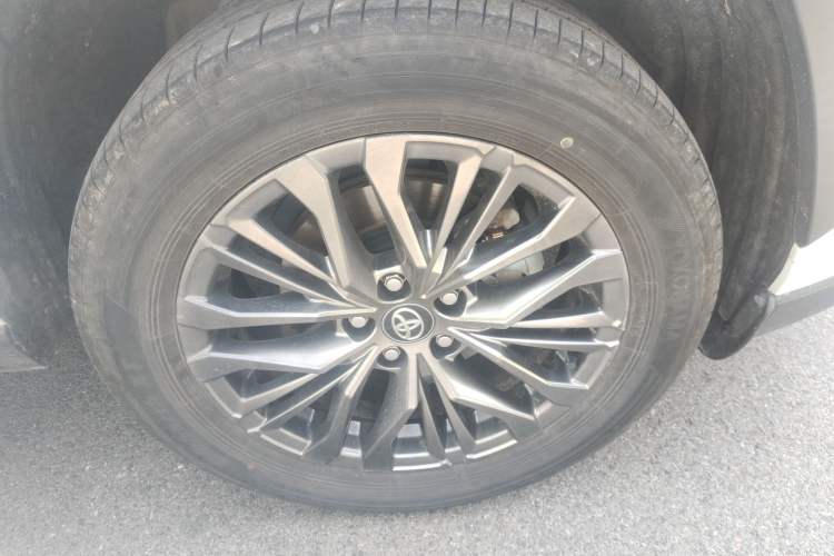 Used Toyota Wildlander 2023 Dual-Motor 2.5L E-CVT Four-Wheel Drive Prestige Edition Right Front Wheel Hub