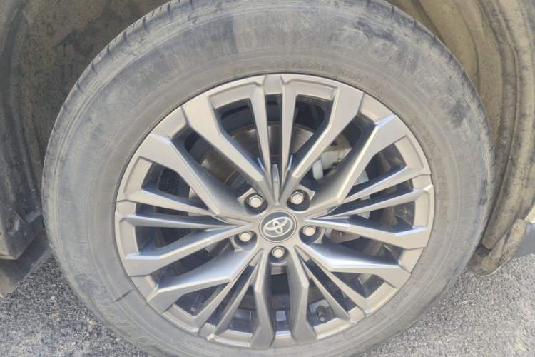 Used Toyota Wildlander 2023 2.0L CVT Two-Wheel Drive Luxury PLUS Edition Right Front Wheel Hub