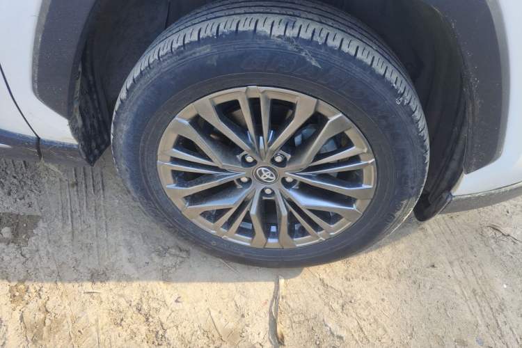 Used Toyota Wildlander 2023 2.0L CVT Two-Wheel Drive Luxury PLUS Edition Right Front Wheel Hub