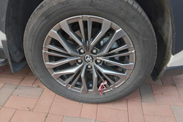 Used Toyota Wildlander 2023 2.0L CVT Two-Wheel Drive Luxury PLUS Edition Right Front Wheel Hub
