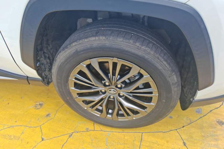 Used Toyota Wildlander 2023 2.0L CVT Four-Wheel Drive Luxury PLUS Edition Right Front Wheel Hub